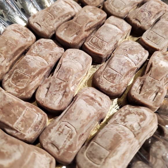 ☕️ 12 Car Wax Melts ~ Coffee Shop Scent ~ Home Made Car Wax Melts - Picture 10 of 12